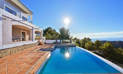 Villa Valdiego: Luxurious villa – 7 min from the beach!