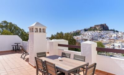 Apartamento ‘El Ático Del Oasis’ con Vistas al Mar, Wi-Fi y Aire Acondicionado