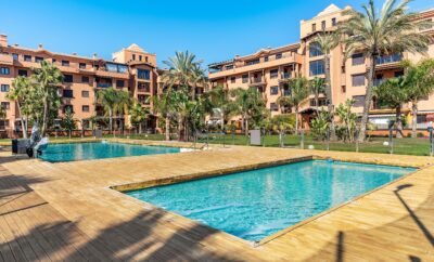 Apartamento «Dos Mares» en Motril con vistas a la montaña, piscina compartida y Wi-Fi