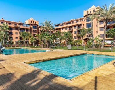 Apartamento «Dos Mares» en Motril con vistas a la montaña, piscina compartida y Wi-Fi